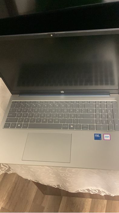 Vând HP Laptop 15-fd0071nq – stare impecabilă untilizat 5 ore