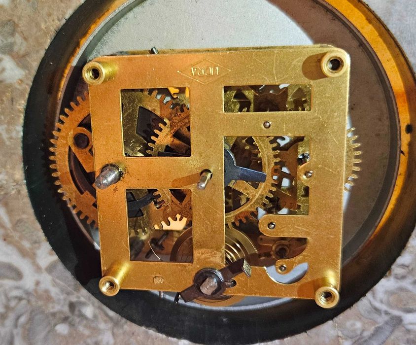 Ceas de semineu mecanic