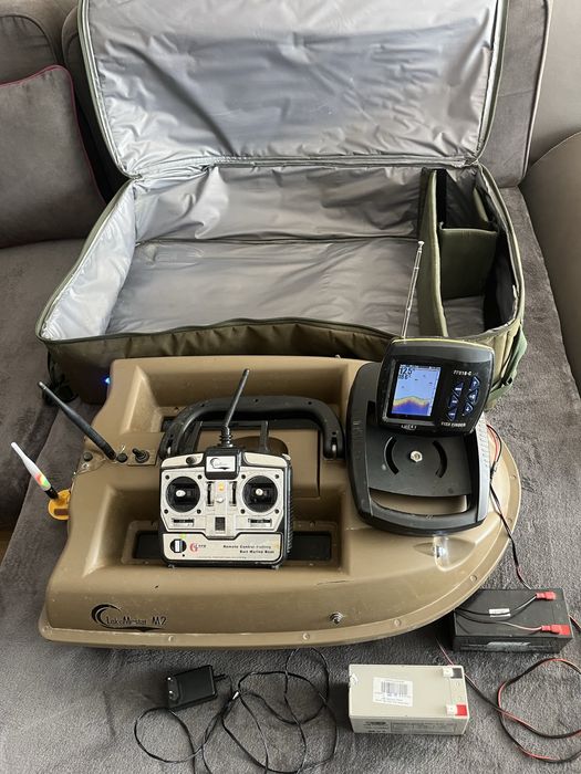 Продавам Лодка за захранка Lakemaster Master M2 Bait Boat.