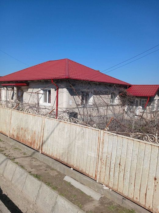 Casă de vânzare – Garvăn, jud. Tulcea | 15 min de Brăila (podul peste Dunăre) | Teren 2.582 mp | Utilități complete
