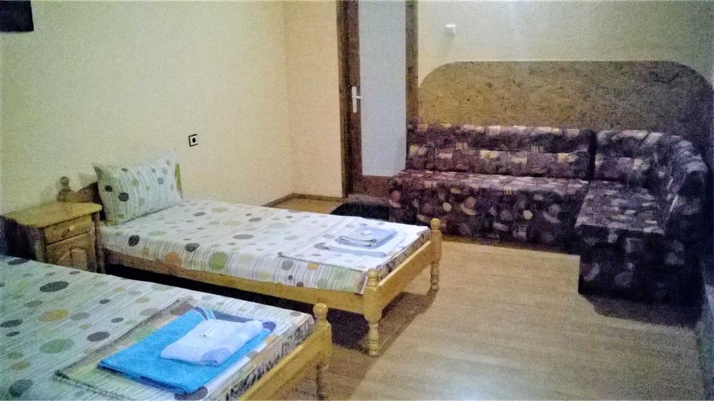 Продава се Хотел в Тополовград - 341 кв.м за 264 €/кв.м - Снимка #21