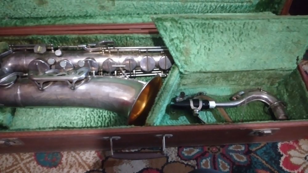 Саксафон тенор. (Германия) И Флейта. ЯМАХА..211.