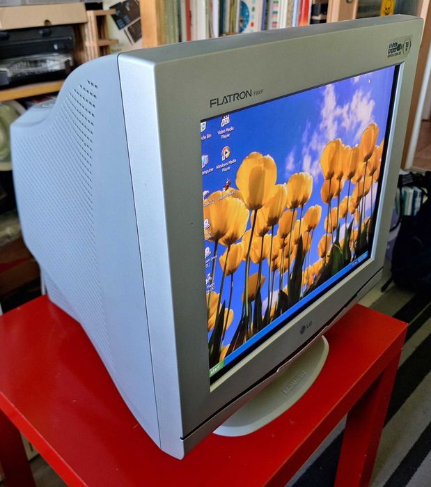 Monitor de colectie cu tub CRT 19" PLAT LG Flatron F900P RGB BNC VGA Rezolutie Maxima de 2048x1536 50 - 160 Hz Retro Gaming PC Setup