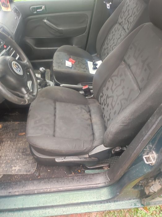 Продавам голф 4/1.9/90кс