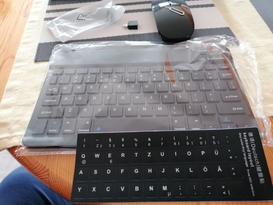 Продавам Таблет пълен комплект