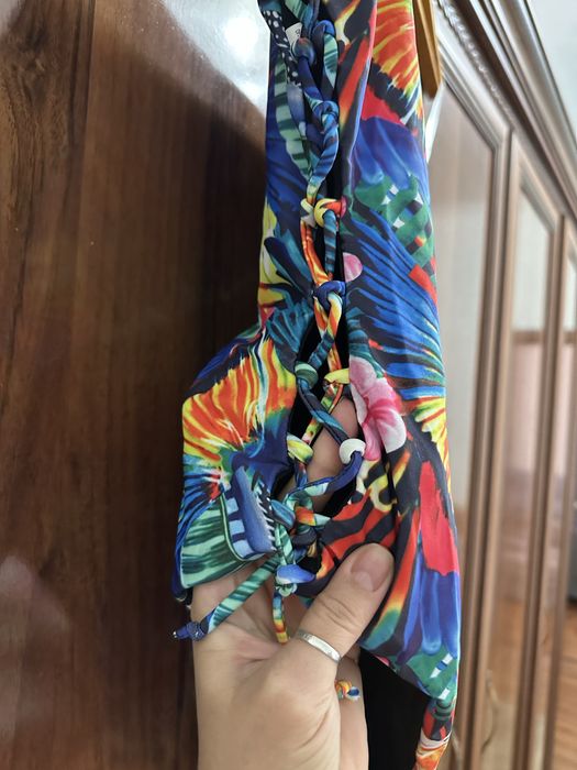 Стильный Купальник на одно плечо.