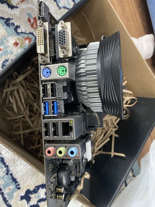 Материнская плата ASRock