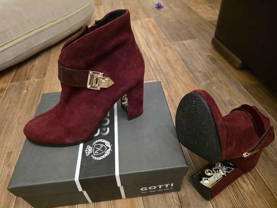 Продам туфли 40 размер