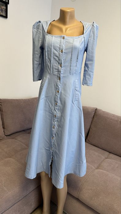 Rochiță super elastică , ca și nouă , peste genunchi