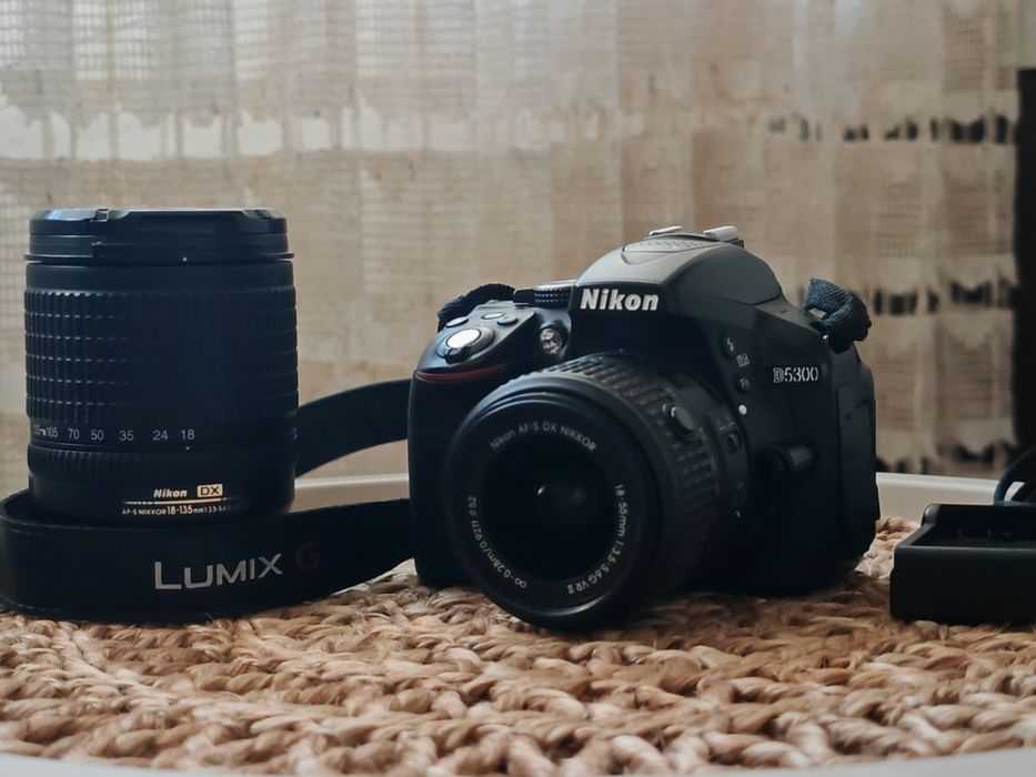Nikon D5300 obiectiv 18-55mm DX VR GII + DX 18-135mm