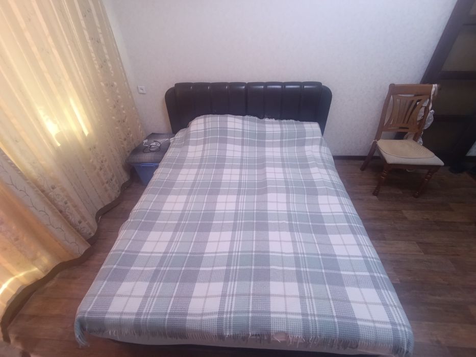Продам двухспальную кровать