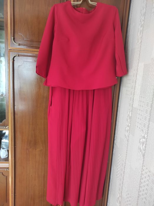 Костюм вечерний,размер 52