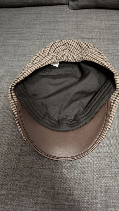 Palarie/Basca maro in carouri, cu piele ecolagica, marimea 60