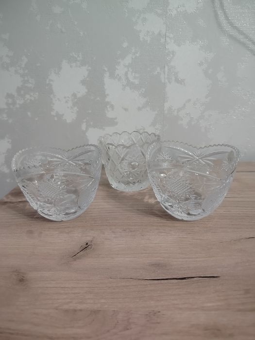 Продам посуду (салатницы, стаканы)