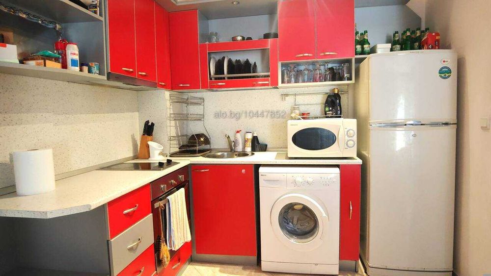 ТОП ОФЕРТА / Голям двустаен в центъра, за 6 човека,  басейн и веранда