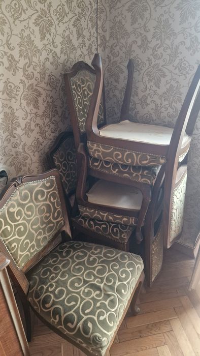 Продам антикварные стулья.