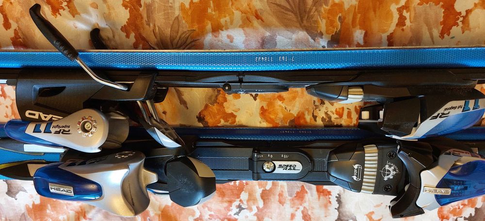 Schiuri adulti ski alpin: ATOMIC RACE10 DualTorsionBar; Head XRC400i