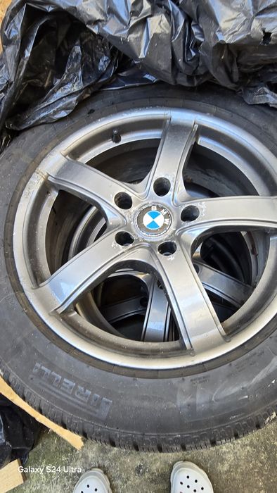 Vand anvelope pirelli sotto zero iarna 225/55/R17 cu  jante pe 17 Enzo compatibile BMW