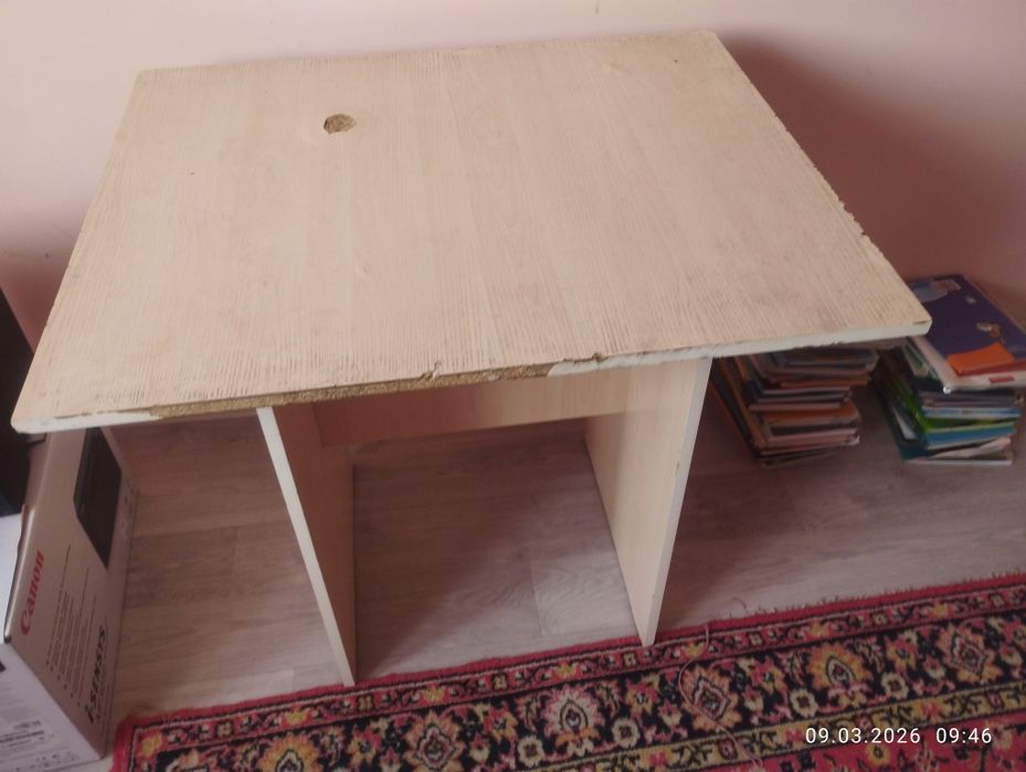 Стол учебный бежевый