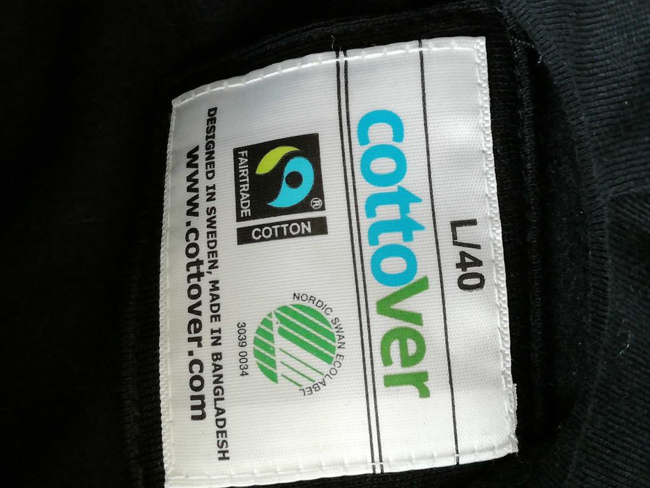 Нов черен суичър с качулка, топъл, ватиран, размер L/40.