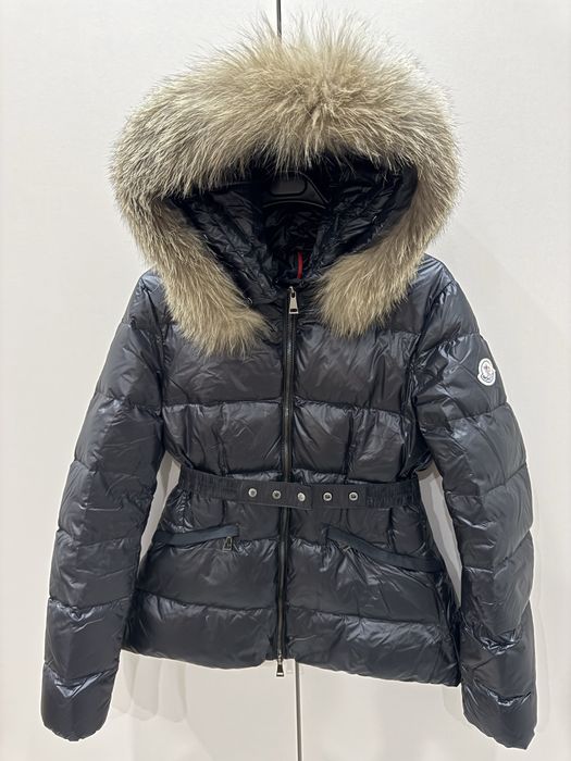 Продам куртку монклер