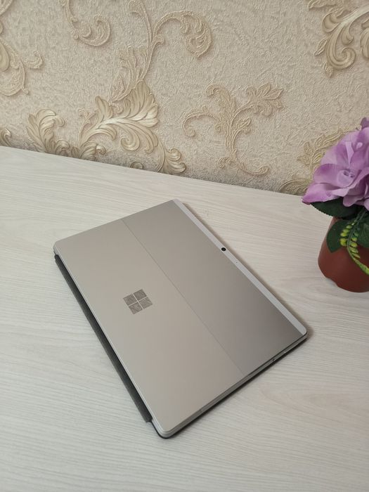 Microsoft Surface Pro 8 LTE