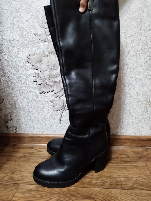 Продам кожаные сапоги