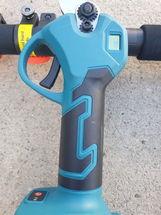 3 в 1 Резачка и Ножица с прът - удължител Акумулаторни