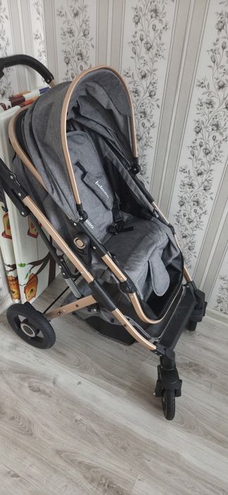 Продам коляску новая