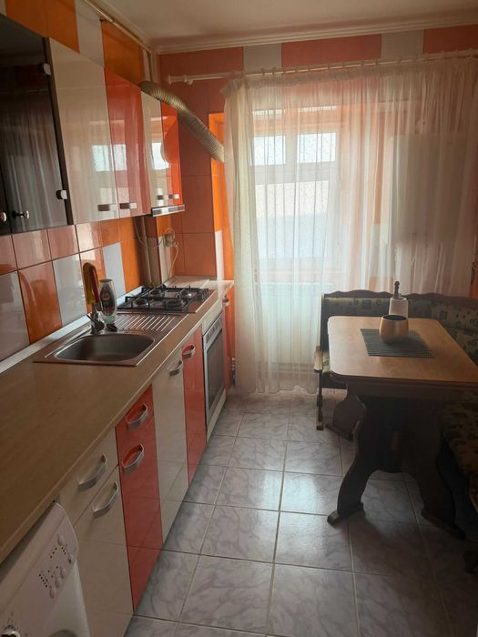 Închiriez apartament 2 camere