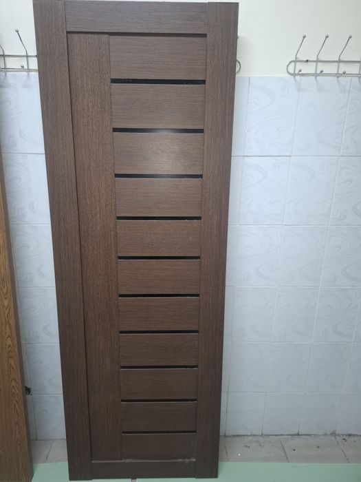 продам две двери 70 см