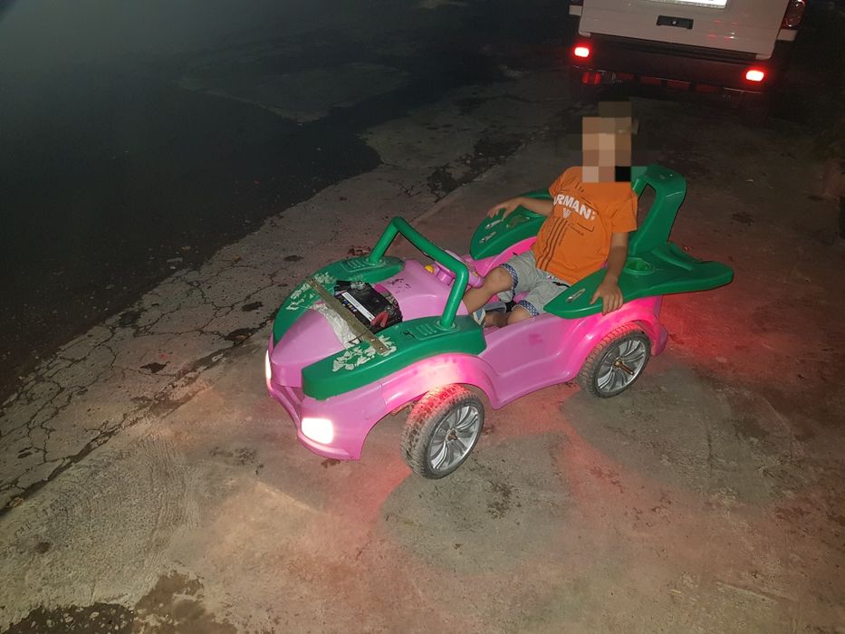 Продам детские Тесла электрокар двухмоторный мягкие резиновы баллон