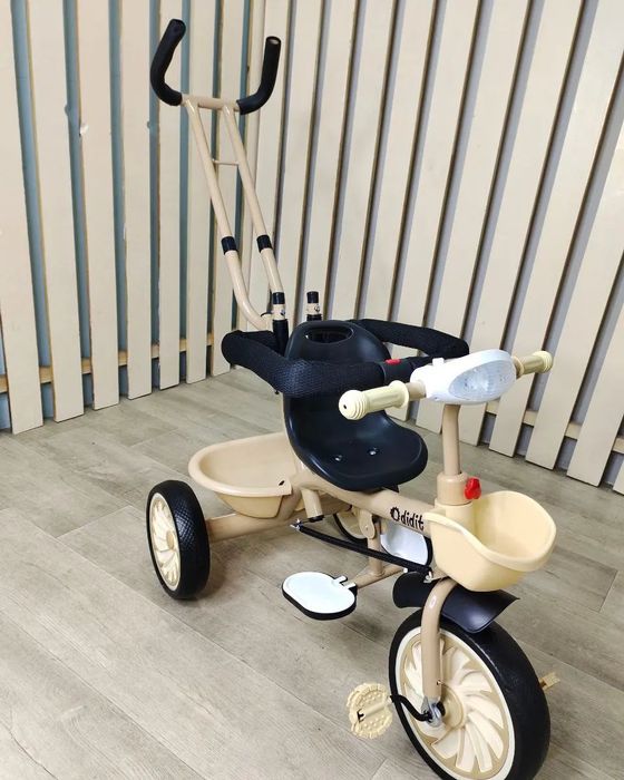 Детский велоколяска.