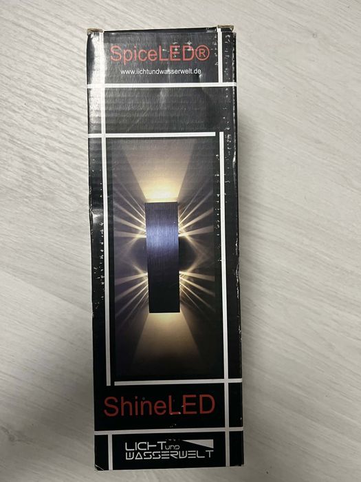 Lampa de perete pentru iluminat