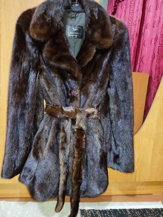 Продам шубу норковую