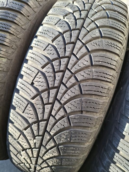 4 Anvelope de iarnă 175 70 r14 Goodyear