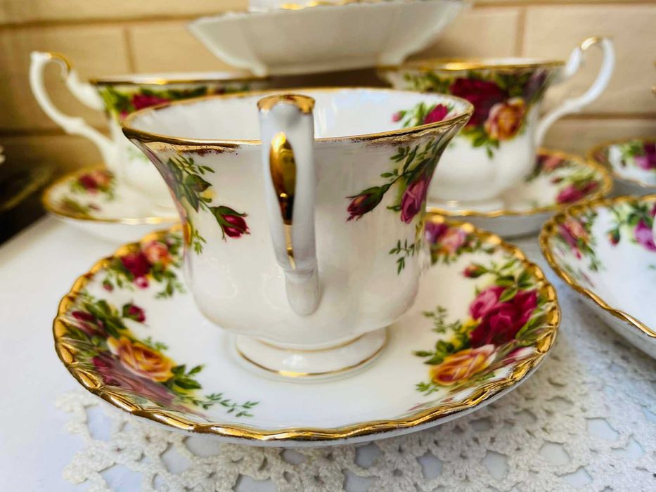 ROYAL ALBERT красив двоен сет от костен порцелан от Англия