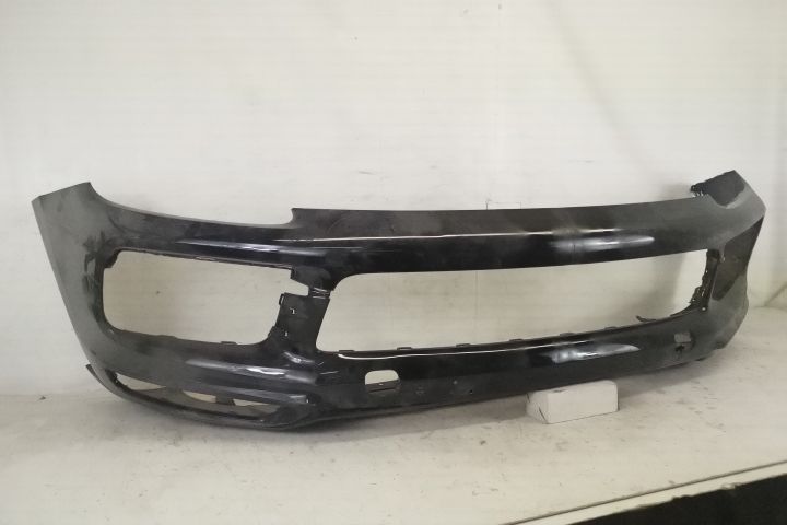 Предна броня Оригинална С Датчици И Престилка В Добро Състояние Порше