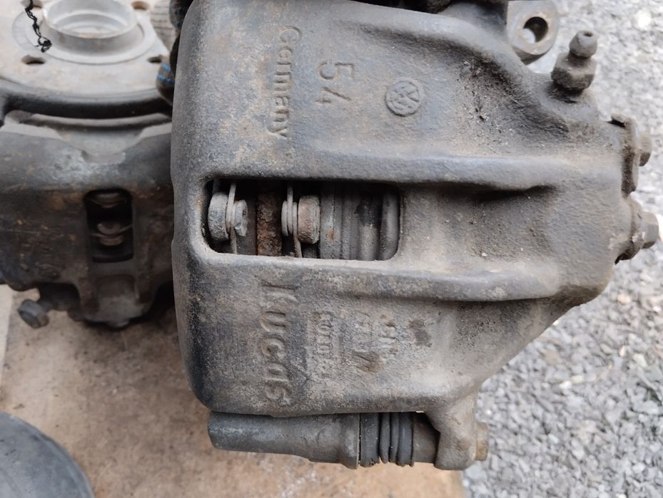 Цапфы в сборе гольф 3 Лукас.