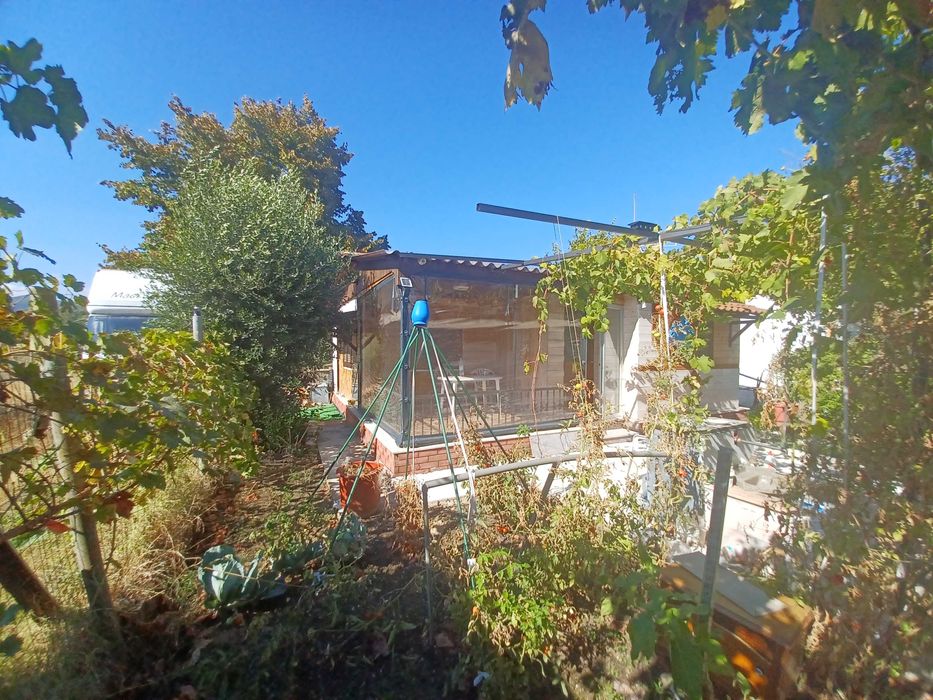 Продава къща с площ 50м2 с двор 160м2 в Паралия Врасна, Северна Гърция