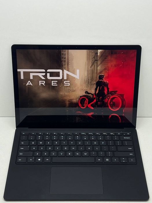 Microsoft Surface CORE I7 1065G7 16GB/256GB
-INTEL CORE I7 1065G7 
-DD
