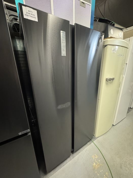 Frigider side-by-side Hisense RS677N4AFC