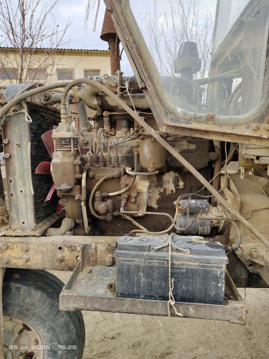 Traktor va avxu sotiladi