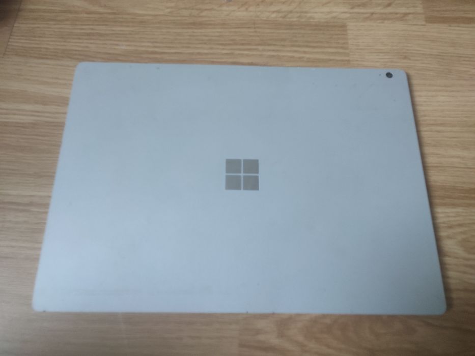 Tableta Microsoft Surface 1900 - i7-1065G7 / 16gb DDR4/ 256Gb SSD/ Display 13,5 inci 3K