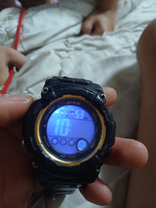 Продам часы водонепроницаемые