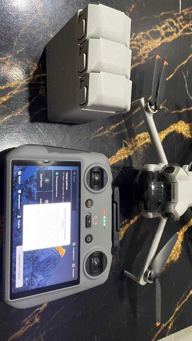 Квадрокоптер DJI Mini 4 Pro Fly More Combo (RC 2)