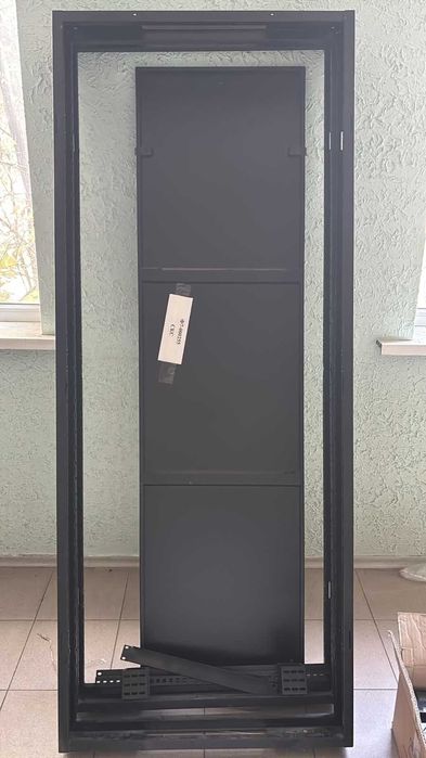 Шкафы серверные б/у