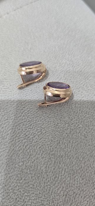 Продам золотые серьги с камнем, советское золото