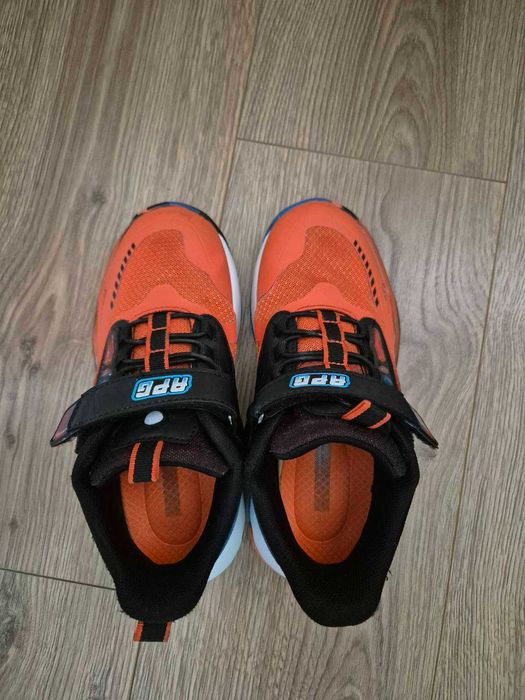 Детски маратонки APG