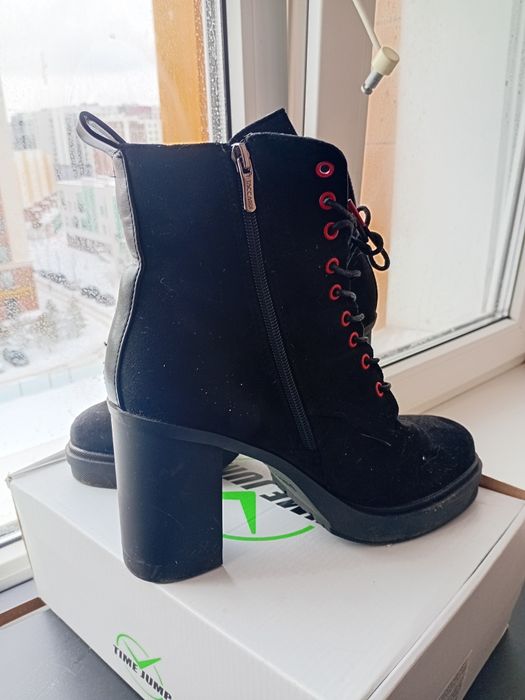 Сапожки замшевые